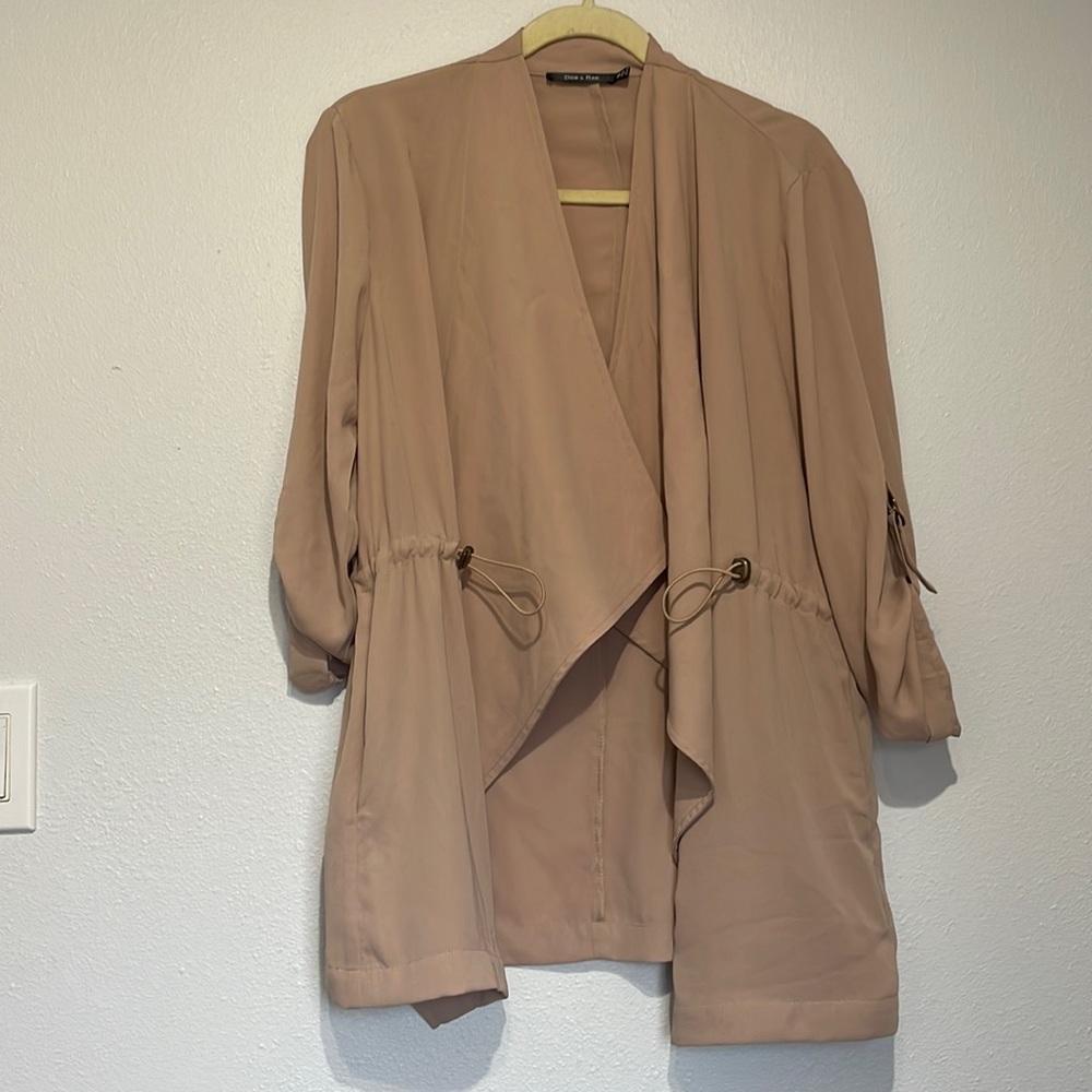 Doe and Rae size medium lightweight blazer